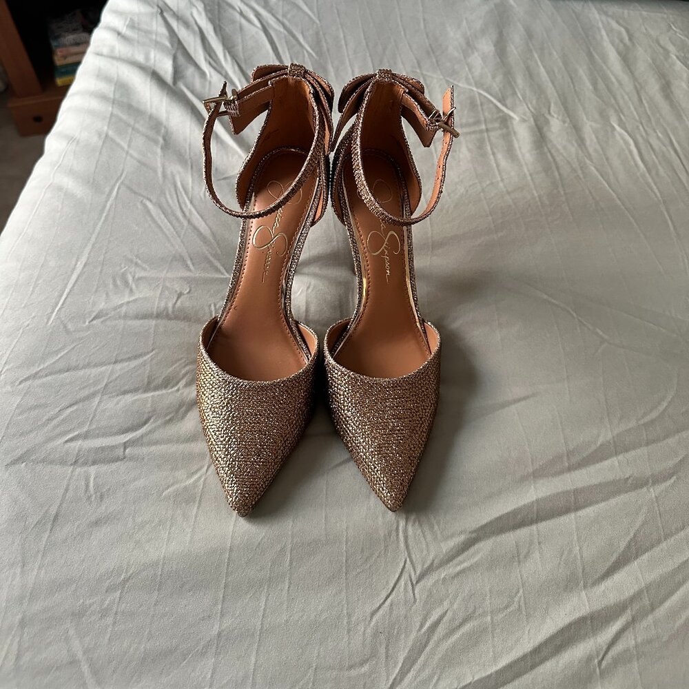 JESSICA SIMPSON "WHISPIE" GOLD SPARKLING 4" HEELS - SIZE 7.5 - NWOT